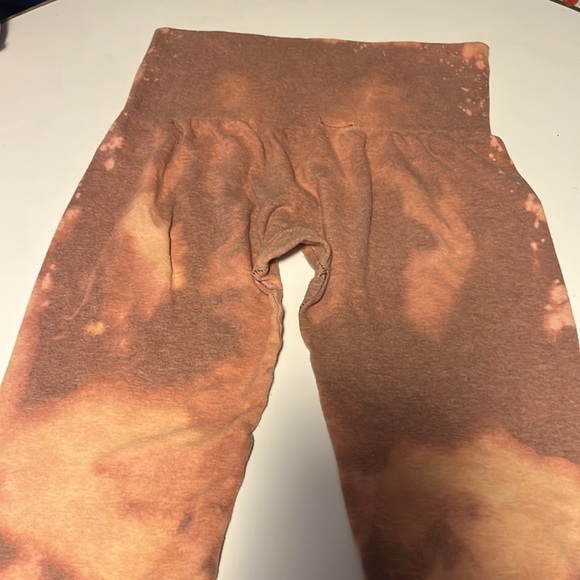 A new day bleached leggings size L/XL - Picture 4 of 6